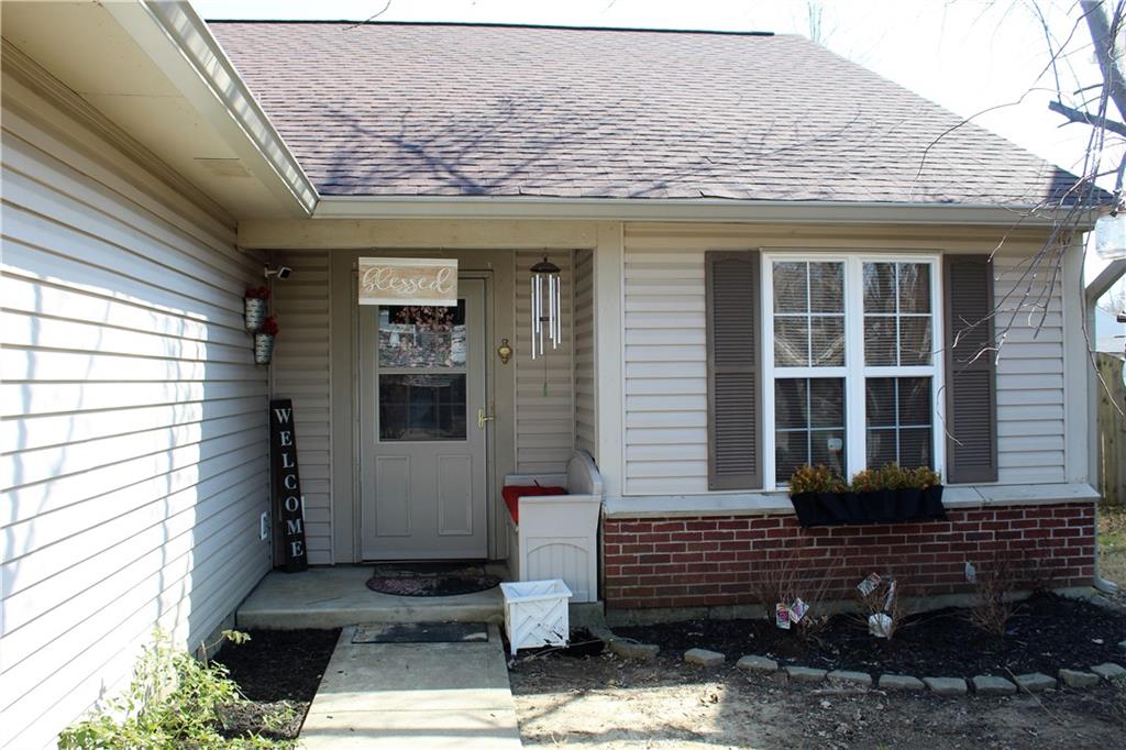 5223 Alameda Road Indianapolis, IN 46228 - Photo 3 of 22 Gallery Image 3