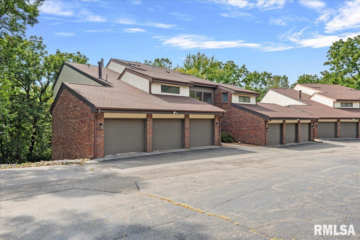 2008 Jeanette Lane, Unit D Springfield, IL 62702 - Photo 2 of 3