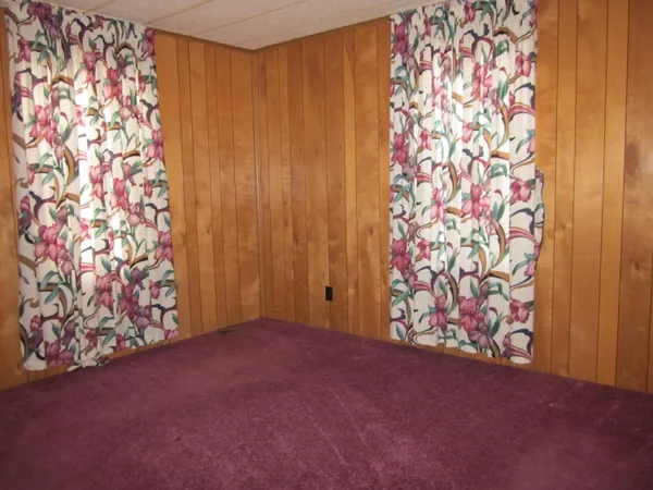$189,900 | 52484 North Point Drive, Mattawan, MI 49071