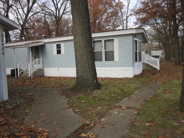 $200,000 | 52484 North Point Drive, Mattawan, MI 49071