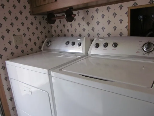 $200,000 | 52484 North Point Drive, Mattawan, MI 49071