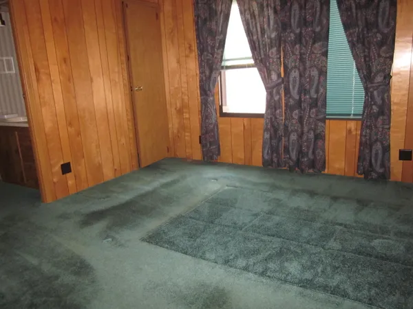 $189,900 | 52484 North Point Drive, Mattawan, MI 49071