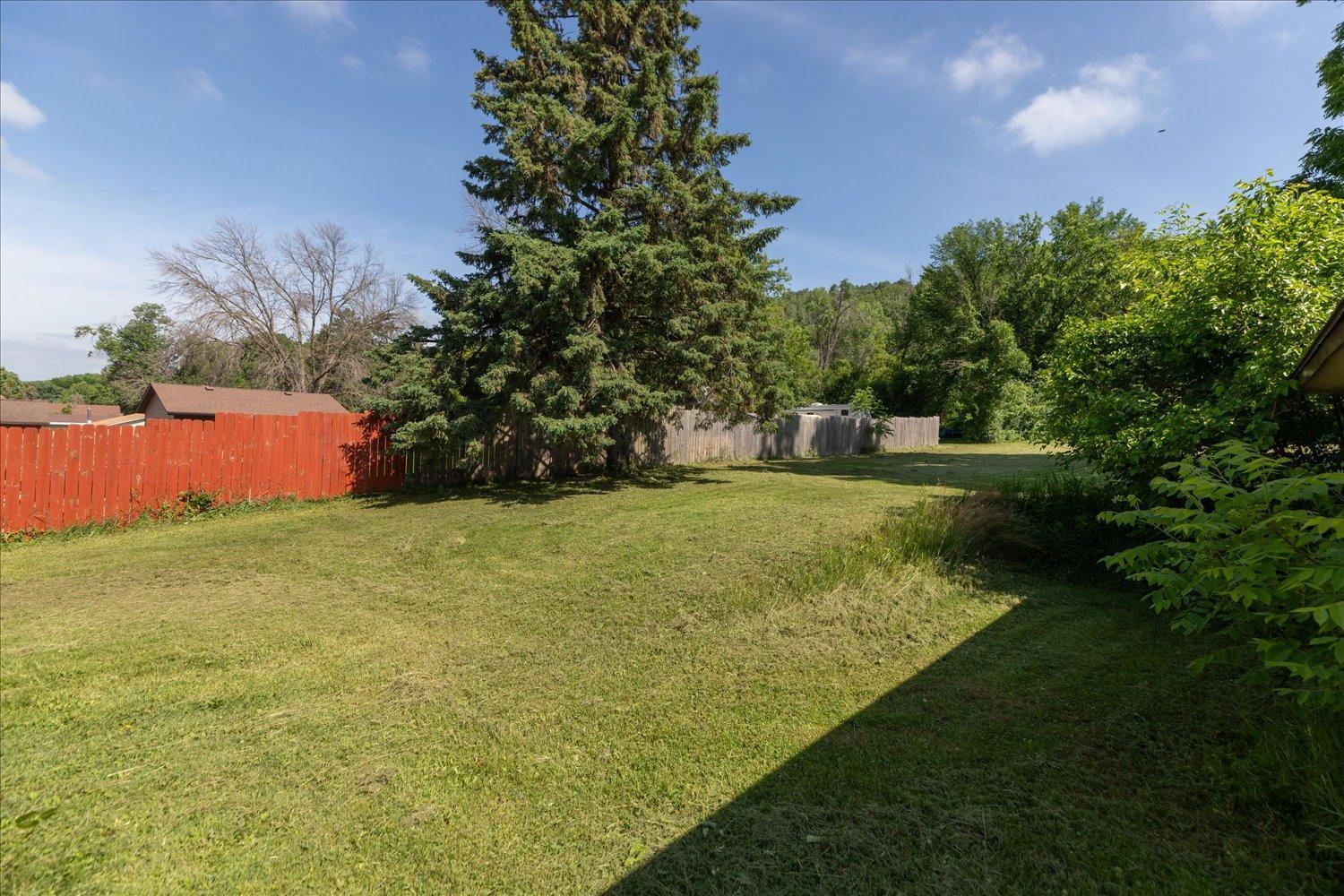 1831 Bush Street Red Wing, MN 55066 - Photo 28 of 33