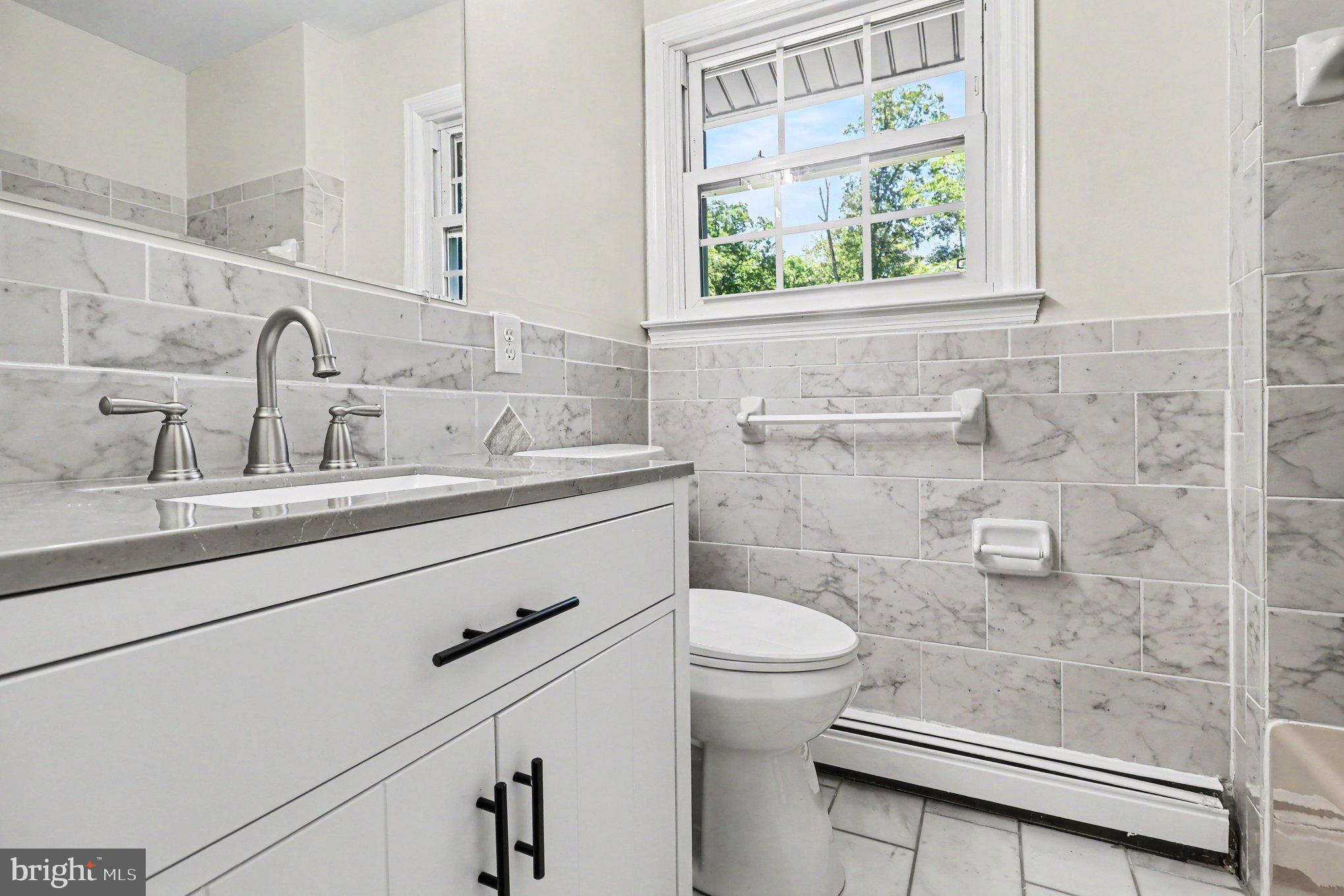 9825 Valley Po Road Spotsylvania, VA 22551 - Photo 29 of 46 primary bathroom