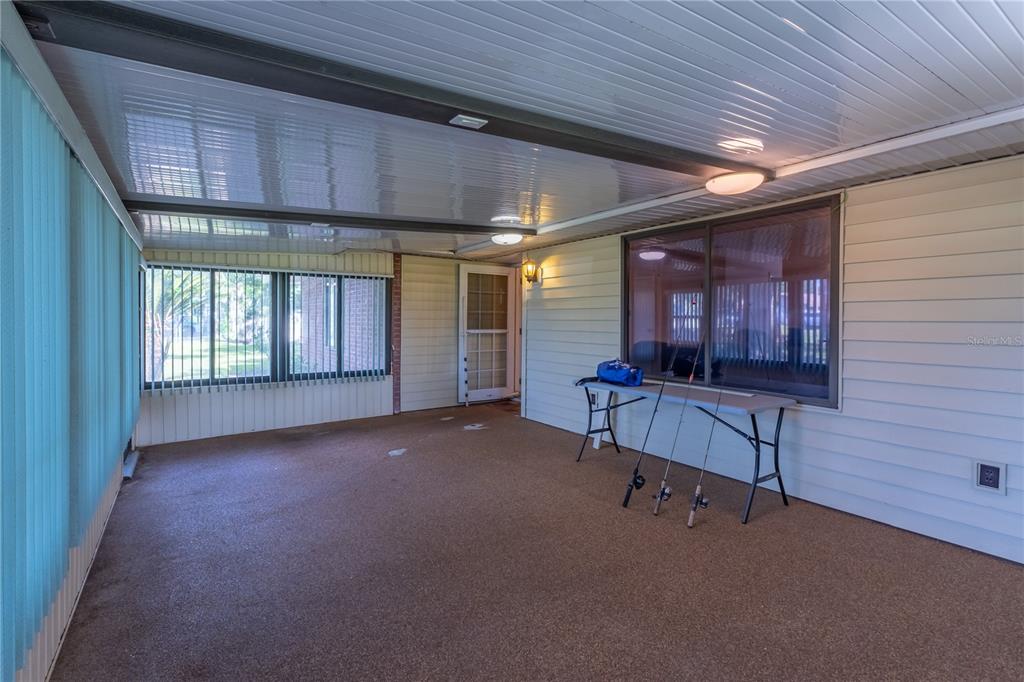 9349 Edison Road Lithia, FL 33547 - Photo 8 of 27 a view of a furniture in a room