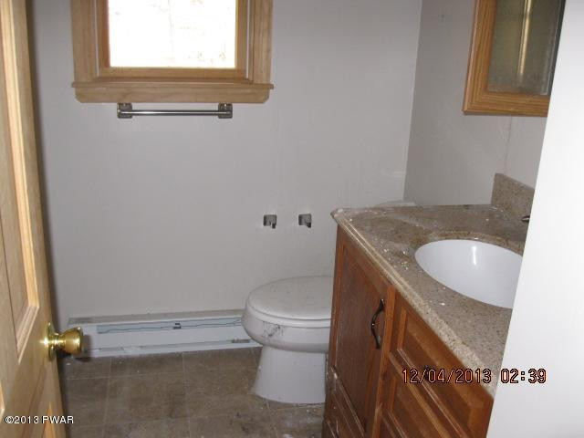 595 Cold Spring Lane Greentown, PA 18426 - Photo 6 of 13