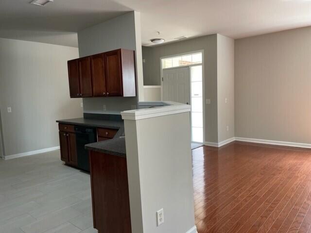 28937 Whitby Drive Romulus, MI 48174 - Photo 11 of 38 kit lr 2