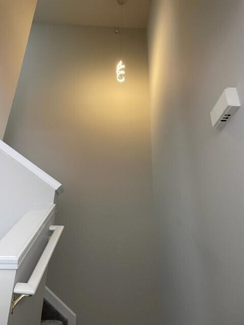 28937 Whitby Drive Romulus, MI 48174 - Photo 29 of 38 stair light
