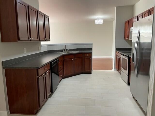 28937 Whitby Drive Romulus, MI 48174 - Photo 7 of 38 kit cabinets