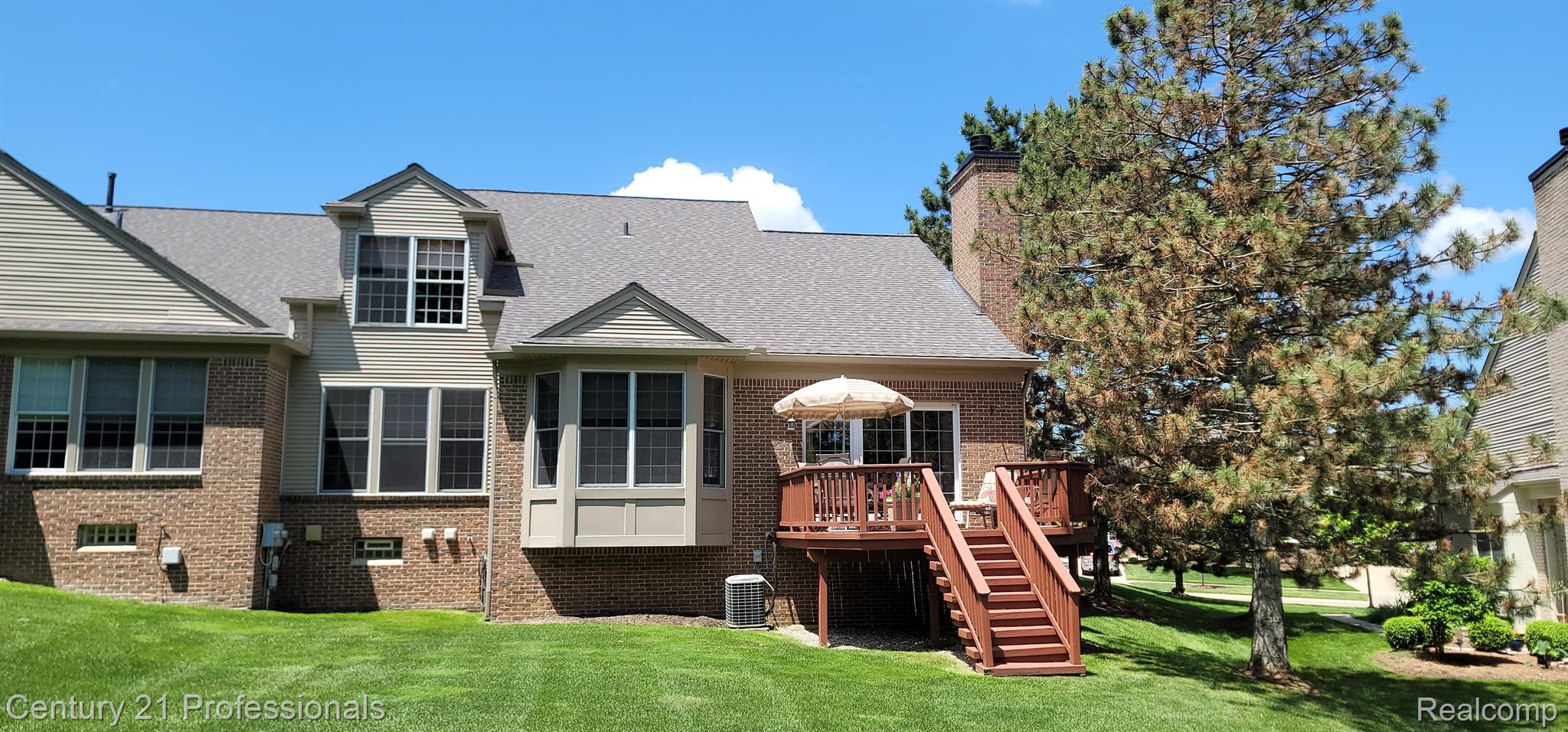 1101 Rock Valley Drive Rochester, MI 48307 - Photo 5 of 41 Rear View