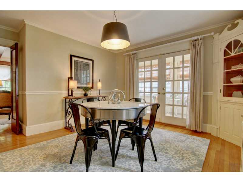 39 Edgehill Road Providence, RI 02906 - Photo 10 of 25 Dining Room.