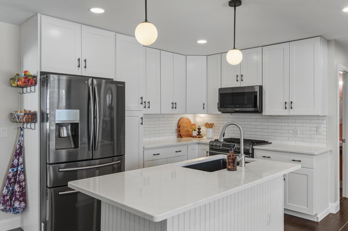 3 Jones Court Swanton, VT 05488 - Photo 3 of 59