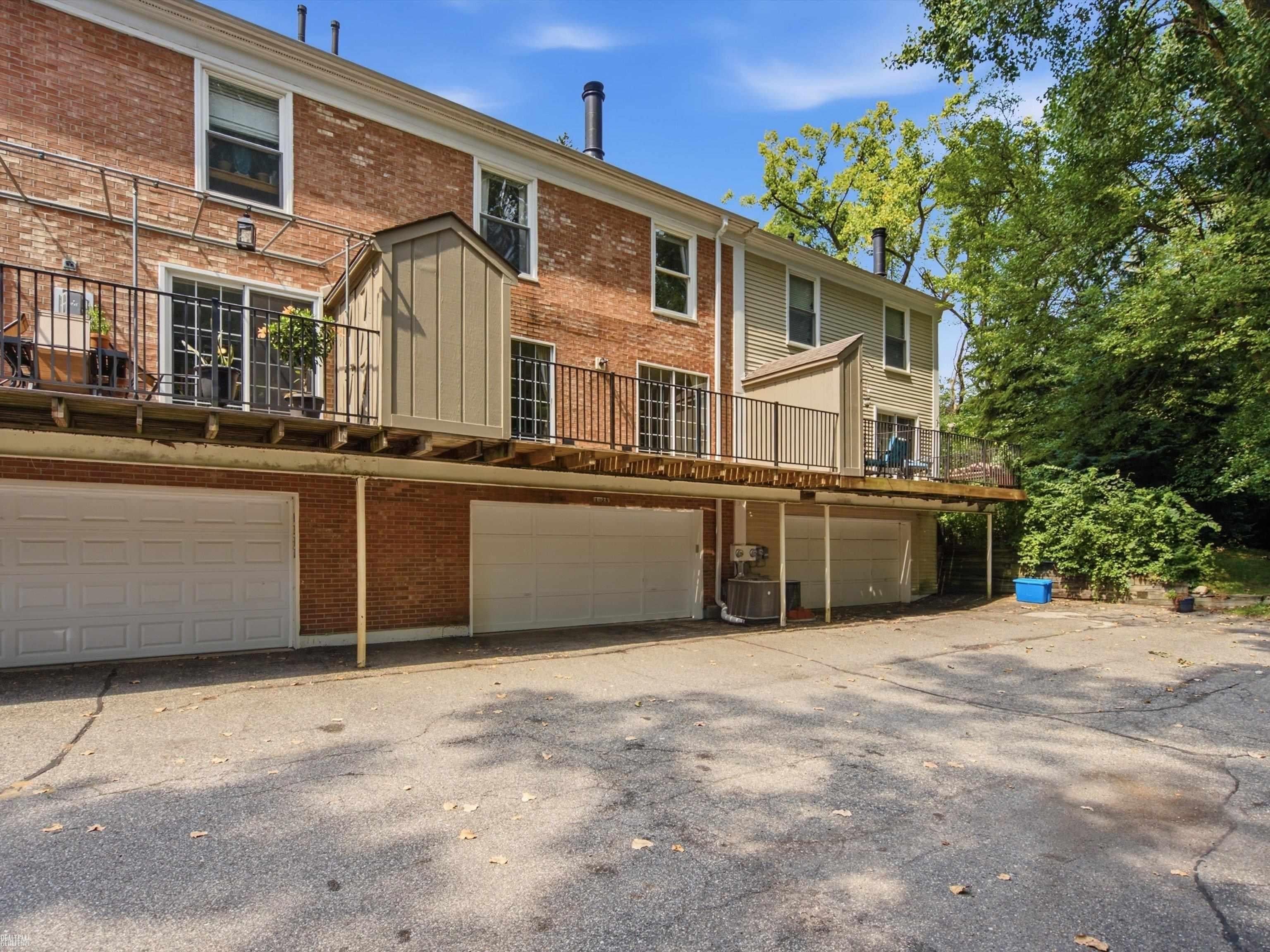 1328 Brook Lane Rochester Hills, MI 48306 - Photo 28 of 35 Gallery Image 28