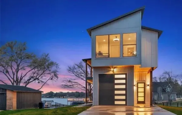 $975,000 | 255 Autumn Wood Trail, Gun Barrel City, TX 75156