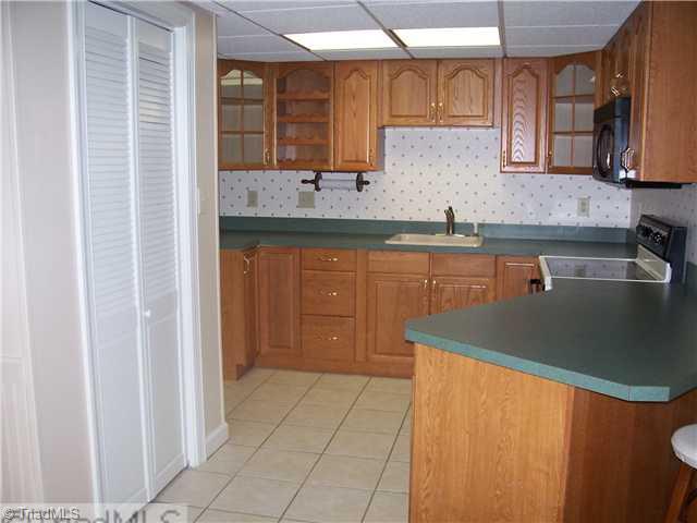 1413 Coventry Road High Point, NC 27262 - Photo 13 of 16 Kitchen. LL Kitchen