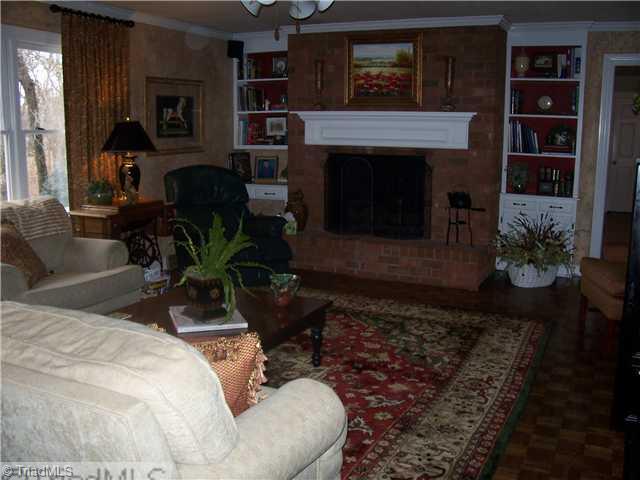 1413 Coventry Road High Point, NC 27262 - Photo 4 of 16 Den/Family/Great Room.