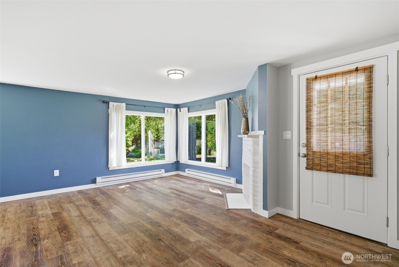 3917 Grove Road Northwest Olympia, WA 98502 - Photo 4 of 28 Gallery Image 4