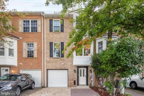 $980,000 | 122 Sanborn Place, Alexandria, VA 22305