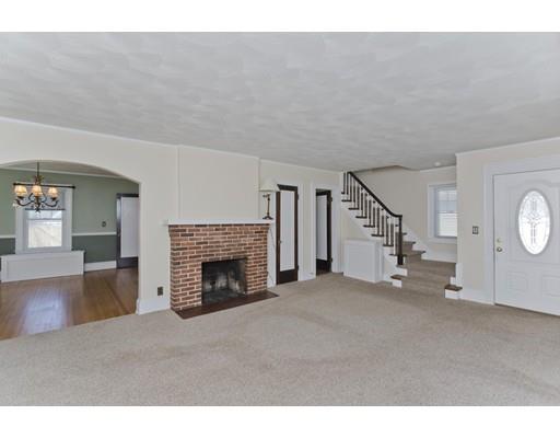 24 California Avenue Springfield, MA 01118 - Photo 3 of 30