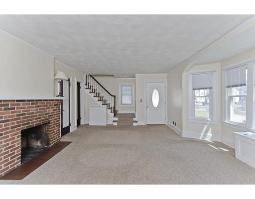 24 California Avenue Springfield, MA 01118 - Photo 5 of 30