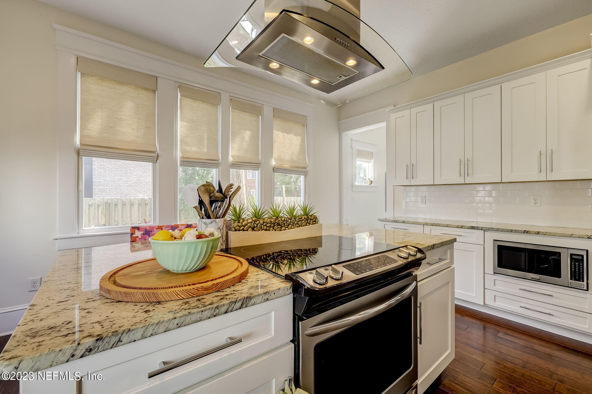2142 Riverside Avenue Jacksonville, FL 32204 - Photo 11 of 30 Island with seating