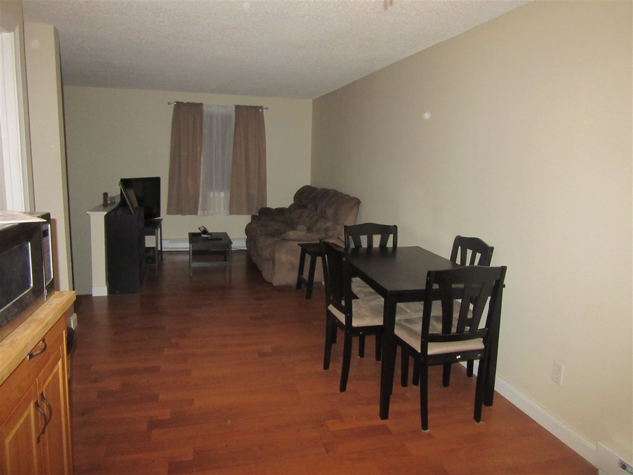 897 Mammoth Road, Unit 2 Manchester, NH 03104 - Photo 4 of 12