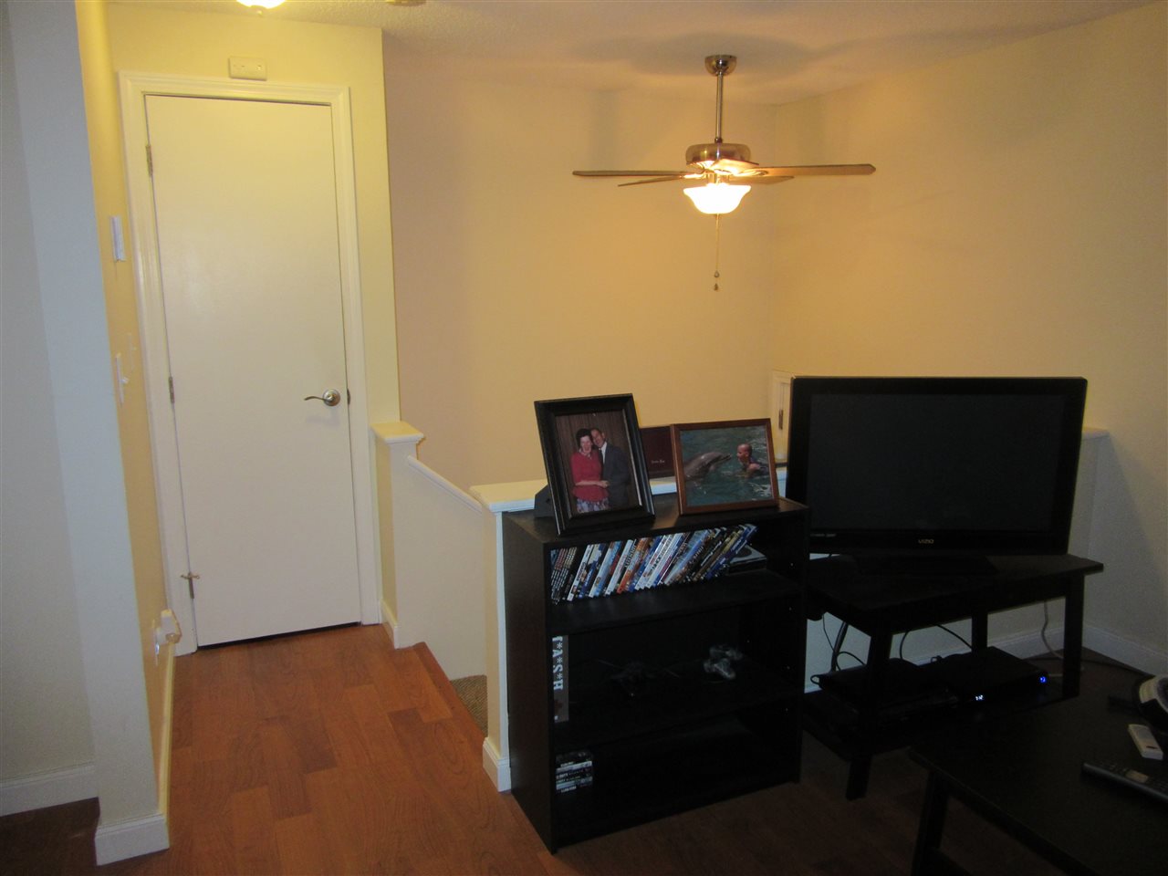 897 Mammoth Road, Unit 2 Manchester, NH 03104 - Photo 5 of 12