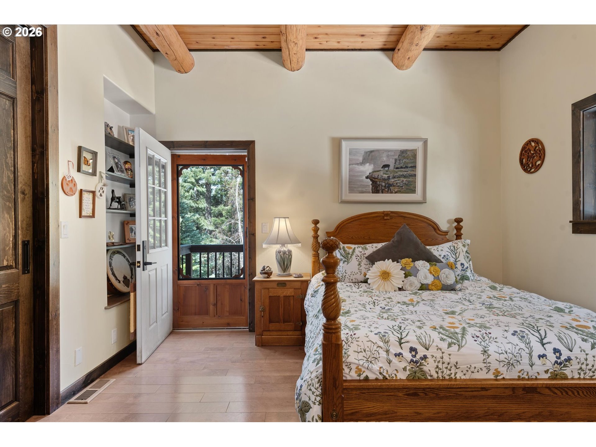 60989 Old Ski Run Road Joseph, OR 97846 - Photo 15 of 46 a bedroom with a bed and a window