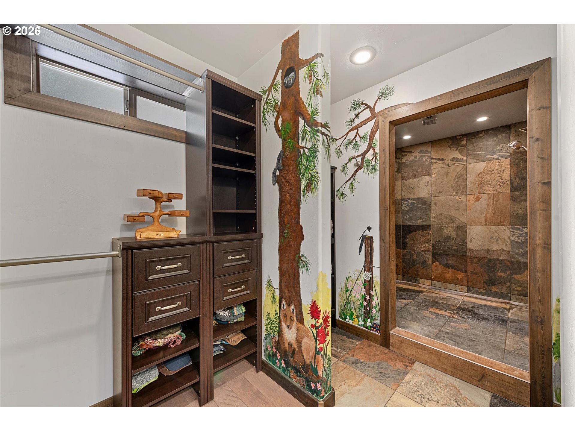 60989 Old Ski Run Road Joseph, OR 97846 - Photo 17 of 46 a picture of a bathroom