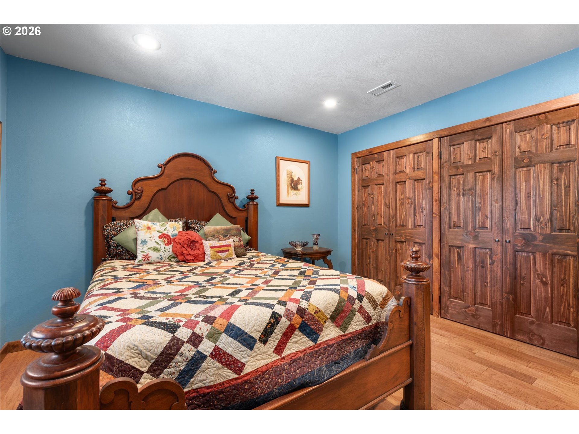 60989 Old Ski Run Road Joseph, OR 97846 - Photo 37 of 46 a bedroom with a bed and a dresser