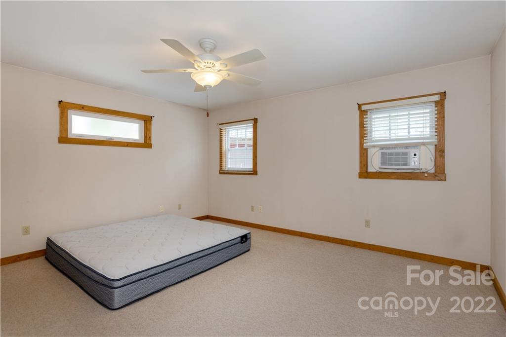242 Colony Road Hendersonville, NC 28792 - Photo 11 of 14 a living room with furniture