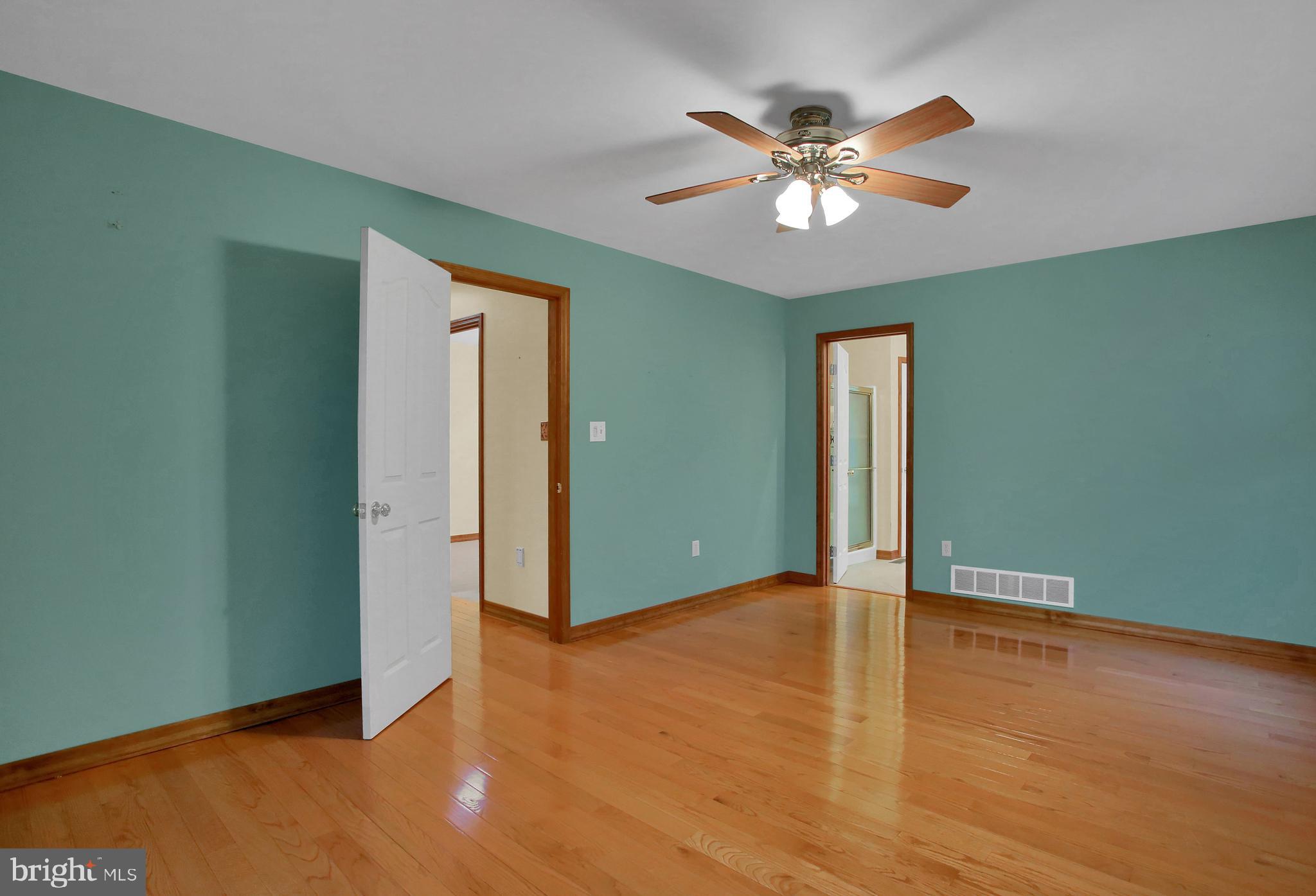 27 Junction Road Dillsburg, PA 17019 - Photo 29 of 49 Master Bedroom