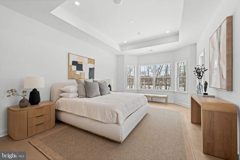 16 Bellflower Lane Newtown Square, PA 19073 - Photo 17 of 26 Luxury Owner's Suite, Bay Window, Beautiful Views!
