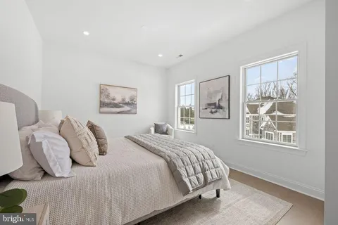 $2,000,000 | 16 Bellflower Lane, Newtown Square, PA 19073