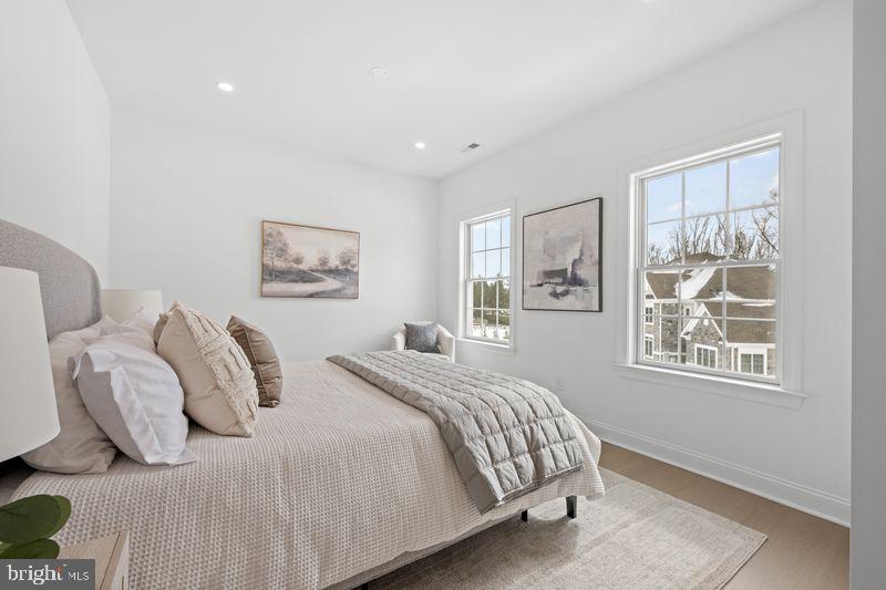 16 Bellflower Lane Newtown Square, PA 19073 - Photo 22 of 26 Bedroom 3 with Connecting Bath