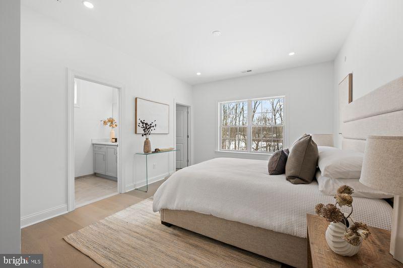 16 Bellflower Lane Newtown Square, PA 19073 - Photo 24 of 26 Bedroom 4 with Connecting Bath