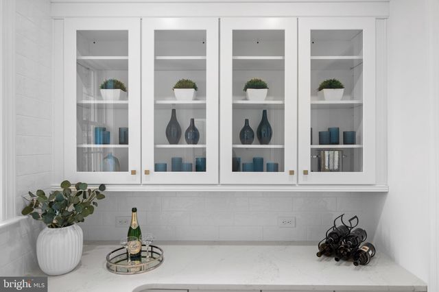 $2,000,000 | 16 Bellflower Lane, Newtown Square, PA 19073