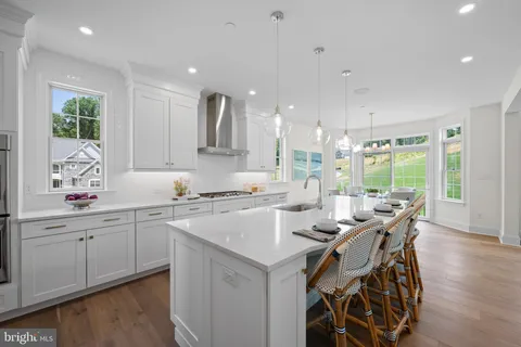 $2,000,000 | 16 Bellflower Lane, Newtown Square, PA 19073