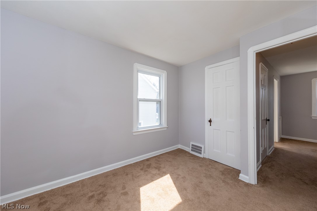 1408 Gordon Road Cleveland, OH 44124 - Photo 13 of 30