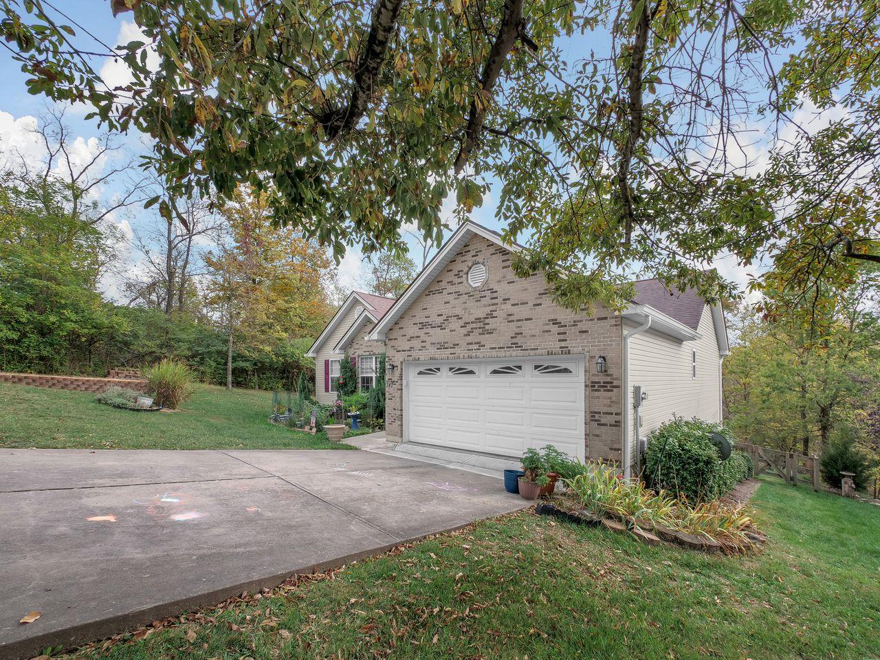 747 Hickory Road Lawrenceburg, IN 47025 - Photo 3 of 35