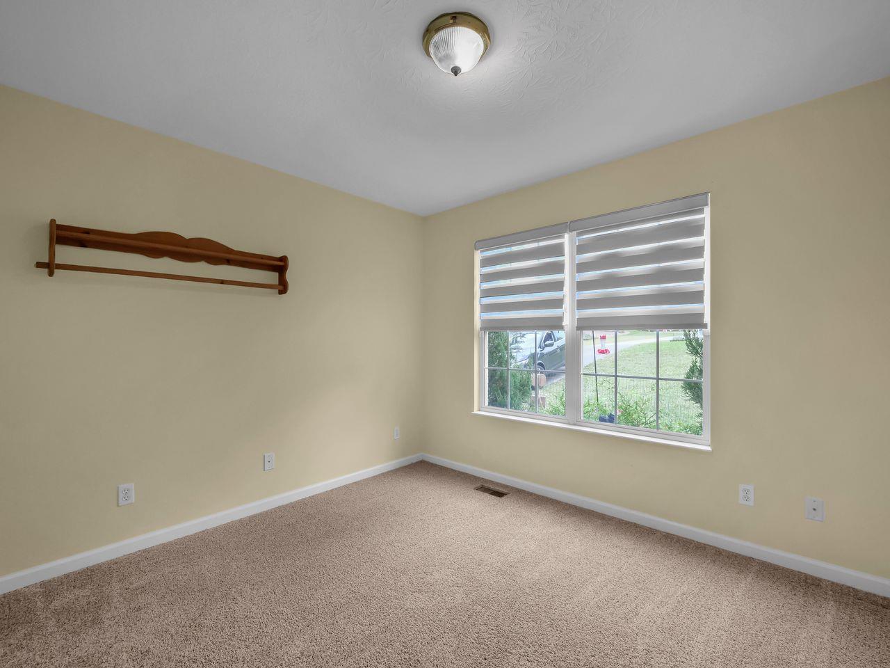 747 Hickory Road Lawrenceburg, IN 47025 - Photo 6 of 35