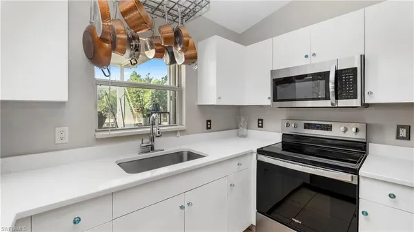 $450,000 | 3340 2nd Avenue Southeast, Naples, FL 34117