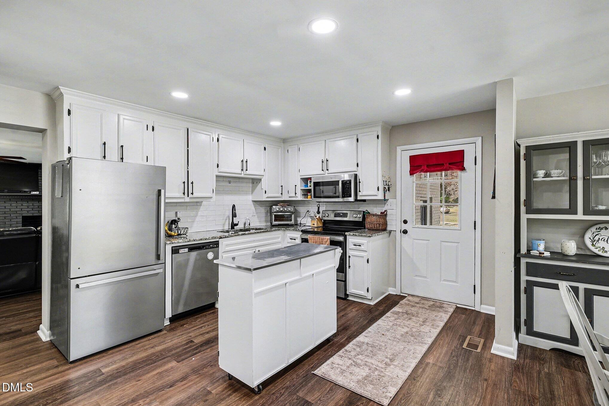 1768 Old Hinton Road Princeton, NC 27569 - Photo 5 of 20 006_file_6825