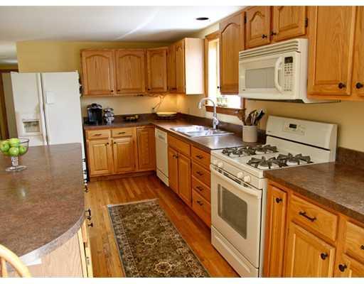 41 Mill Road Cumberland, ME 04021 - Photo 8 of 25 Kitchen.