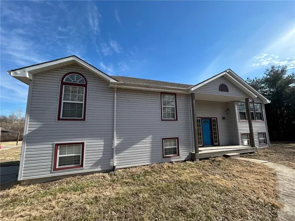 $380,000 | 12911 South Al Gossett Road, Lone Jack, MO 64070