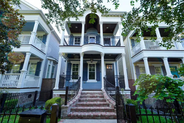 $1,100,000 | 537 West 22nd Street, Houston, TX 77008
