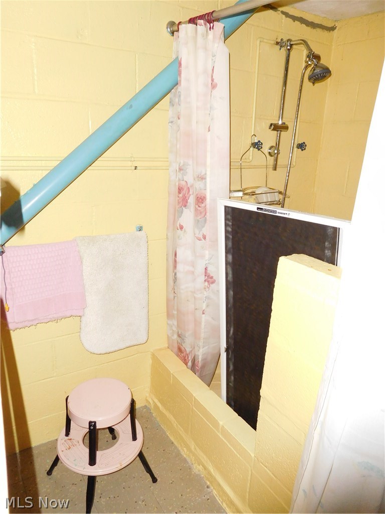 19297 Drake Road Strongsville, OH 44149 - Photo 23 of 33 Gallery Image 23
