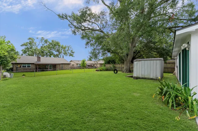 $294,500 | 16203 Rill Lane, Houston, TX 77062