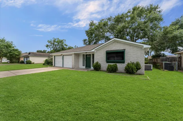 $294,500 | 16203 Rill Lane, Houston, TX 77062