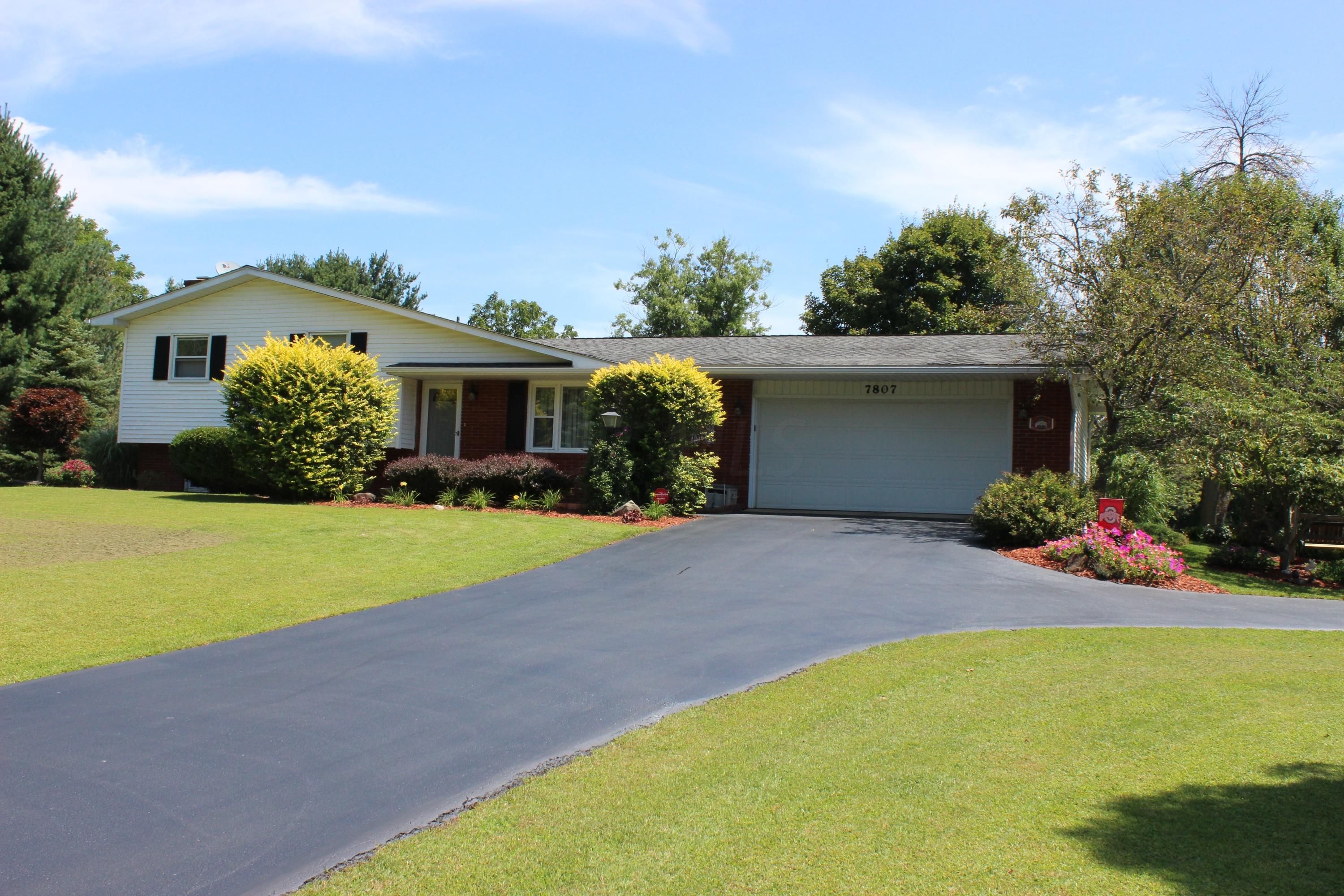7807 Gale Road Southwest Hebron, OH 43025 - Photo 2 of 26